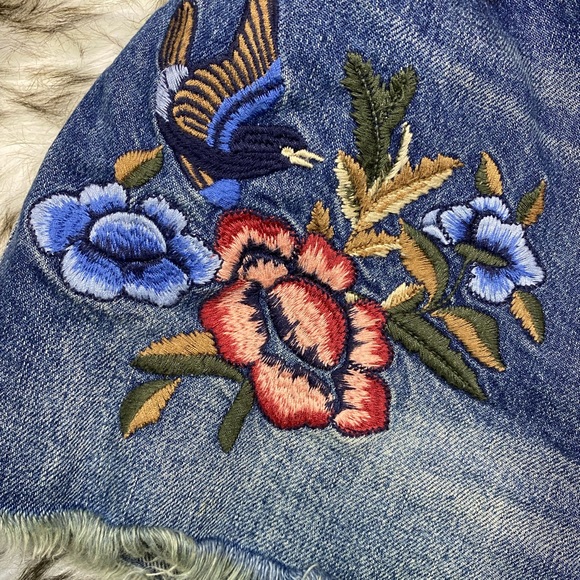 Abercrombie & Fitch vintage floral denim shorts - Picture 4 of 9